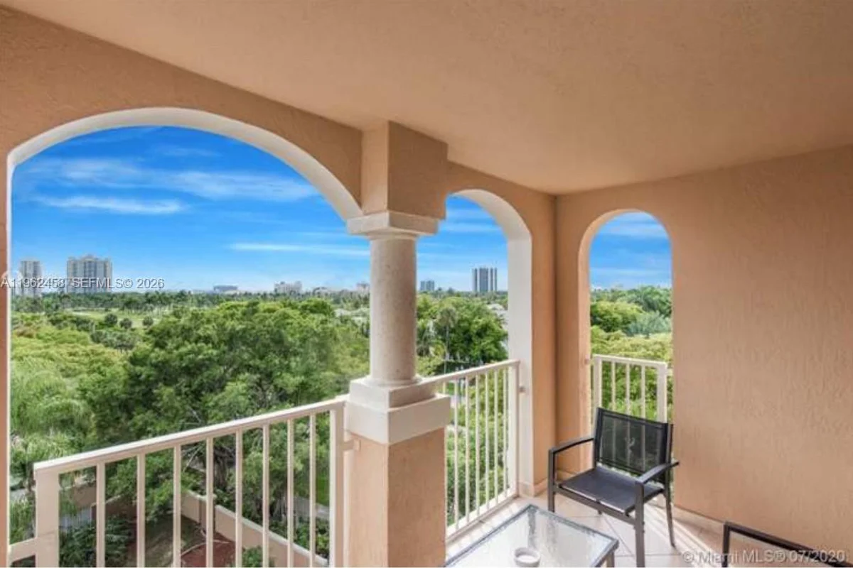 19999 E Country Club Dr #1501, Aventura: photo 1 of 30