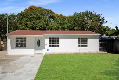 2311 Fletcher St, Hollywood: photo 1 of 38