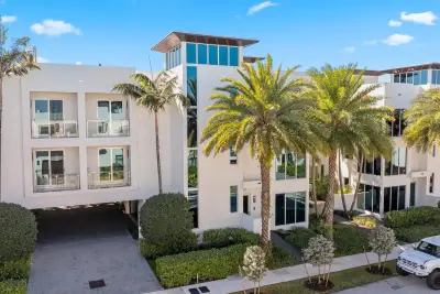 238 Shore Ct, Lauderdale-by-the-Sea: photo 1 of 49