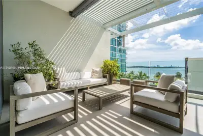 650 NE 32nd St #BH6, Miami: photo 1 of 66