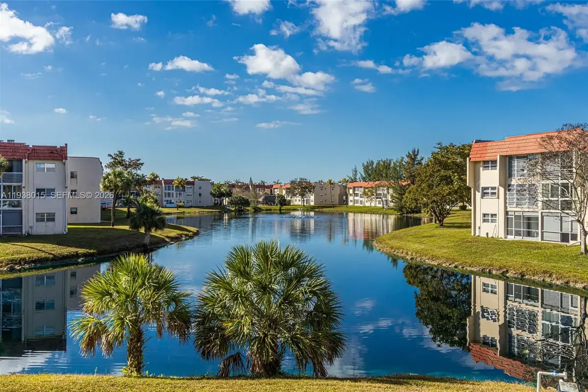 2831 Sunrise Lakes Dr E #204, Sunrise: photo 1 of 24
