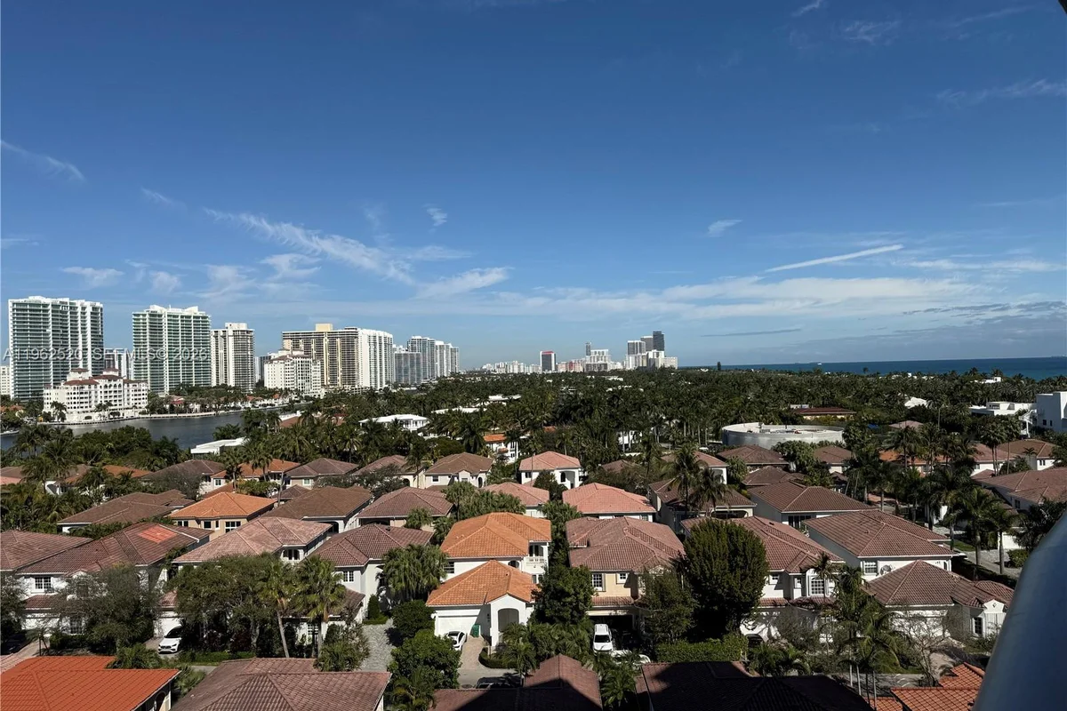 19370 Collins Ave #1022, Sunny Isles Beach: photo 1 of 11