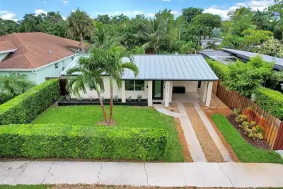 820 NE 17th St, Fort Lauderdale: photo 1 of 33