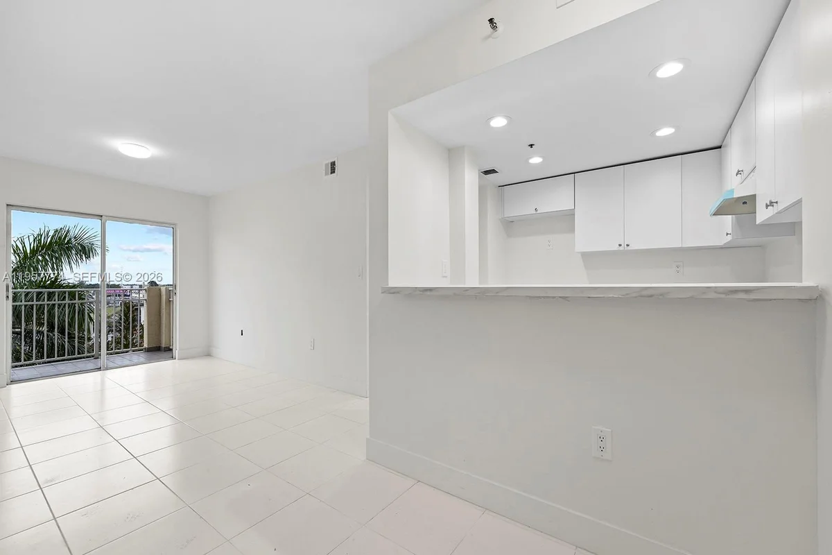 1750 NW 27th Ave, Miami: photo 1 of 16