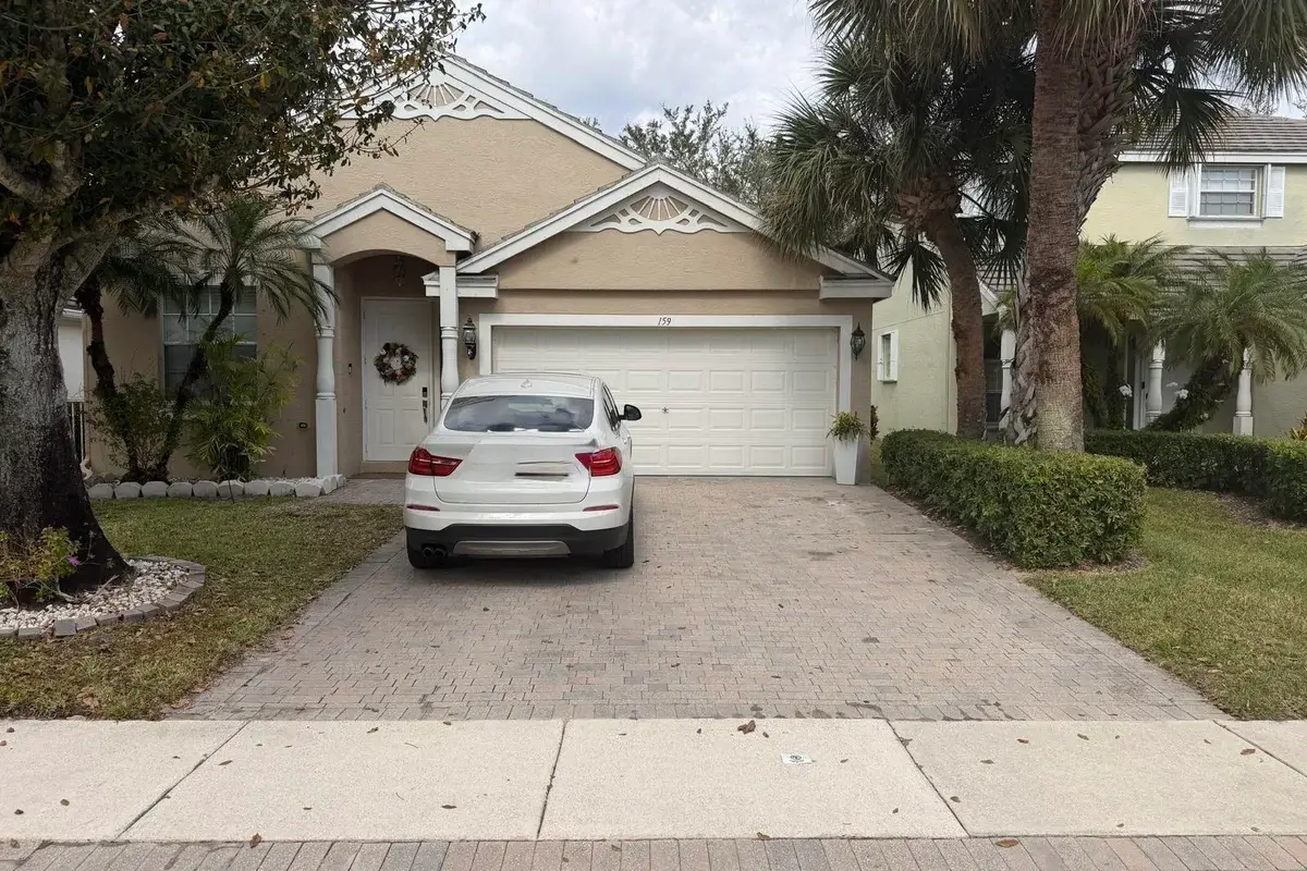 159 Berenger Walk, Royal Palm Beach: photo 1 of 17