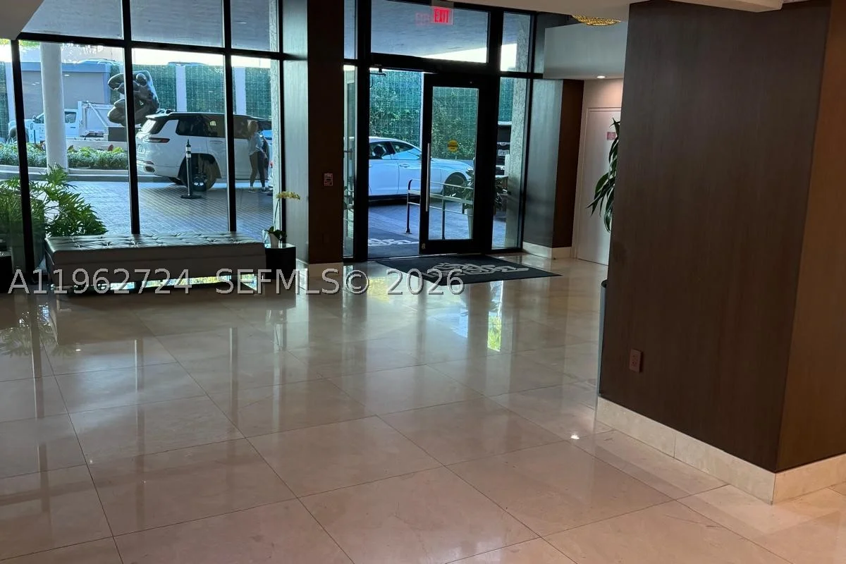 540 Brickell Key Dr #1505, Miami: photo 1 of 17