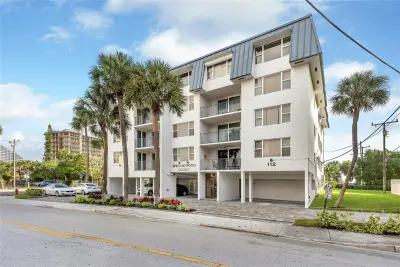 112 N Birch Rd #202, Fort Lauderdale: photo 1 of 18