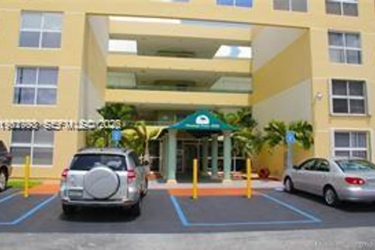 8320 NW 8th St #2-110, Miami: photo 1 of 13