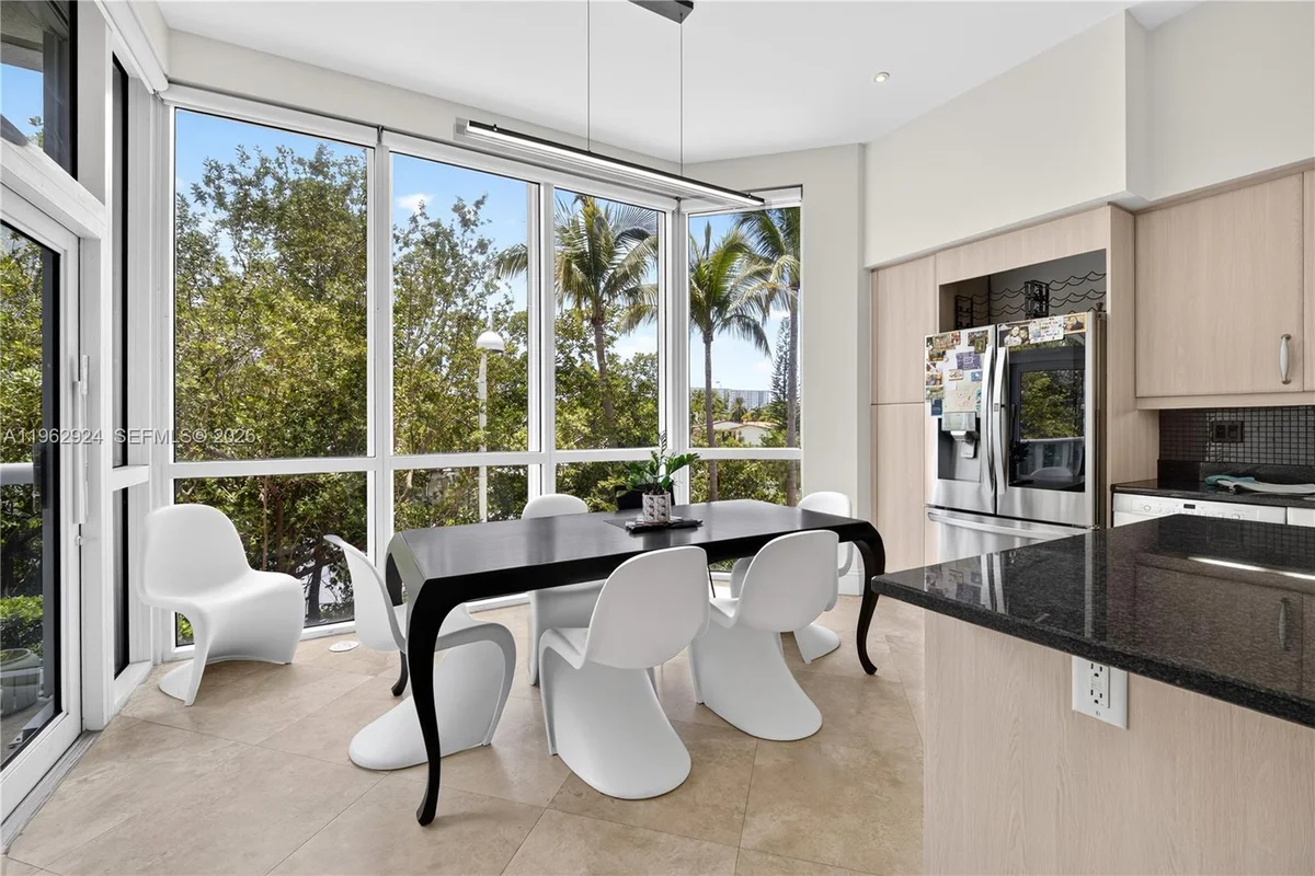 16500 Collins Ave #TH-9, Sunny Isles Beach: photo 1 of 31