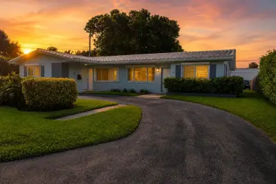 2248 NE 37th St, Lighthouse Point: photo 1 of 39