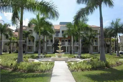 18402 NE 27 Ct #124, Aventura: photo 1 of 6
