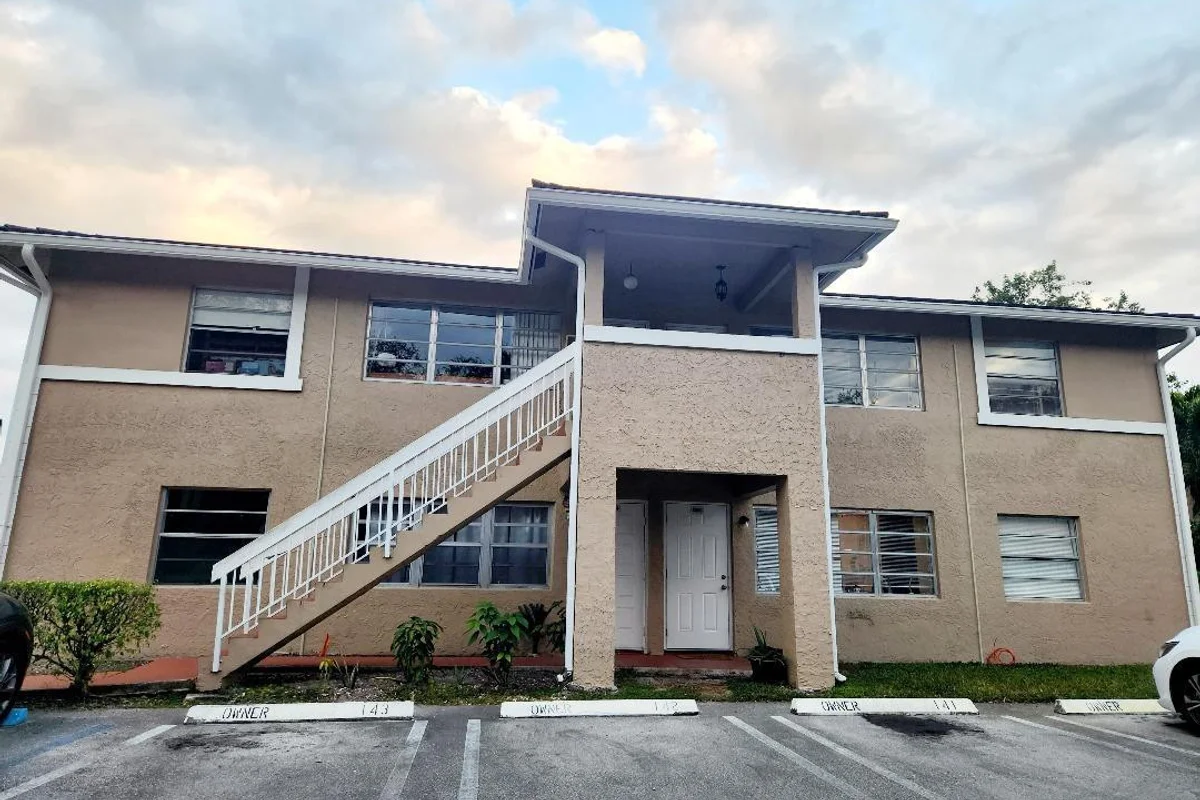 10234 Twin Lakes Dr #16-d, Coral Springs: photo 1 of 24