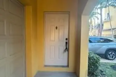 2337 Vintage Dr, Lighthouse Point: photo 1 of 41