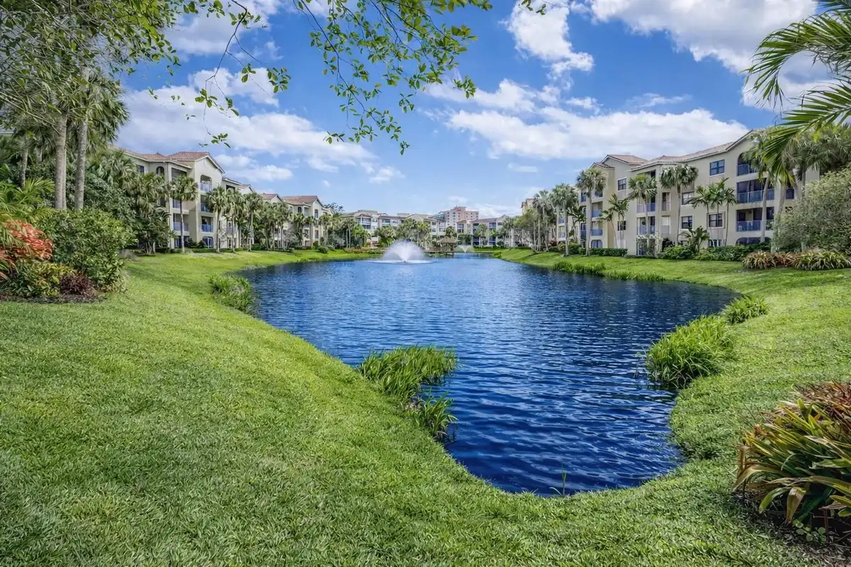200 Uno Lago Dr #105, Juno Beach: photo 1 of 41