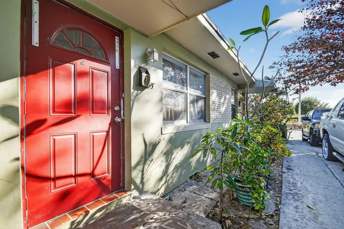 721 N F St #2, Lake Worth Beach: photo 1 of 22