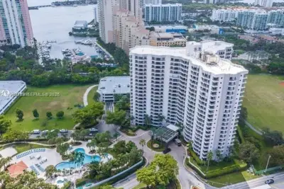 3300 NE 191st St #1807, Aventura: photo 1 of 17