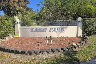 940 NE 199th St #114, Miami: photo 1 of 28