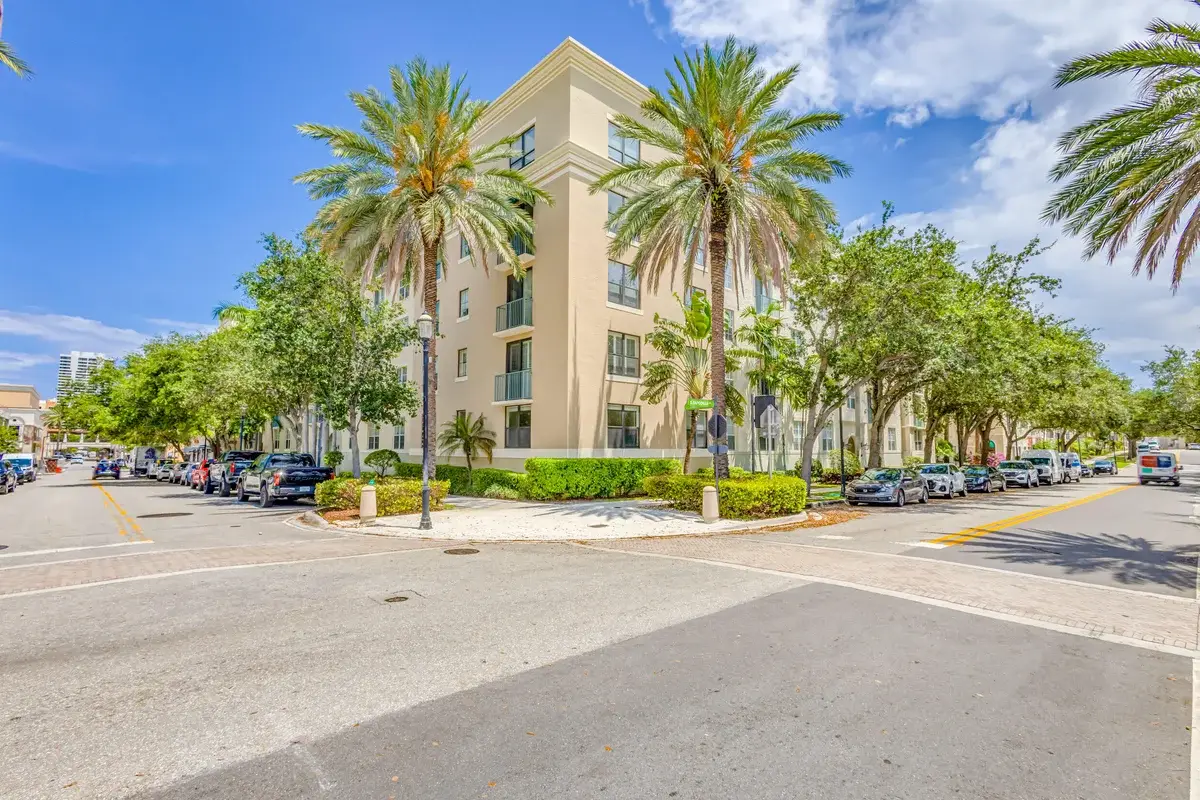 630 S Sapodilla Ave #112, West Palm Beach: photo 1 of 63