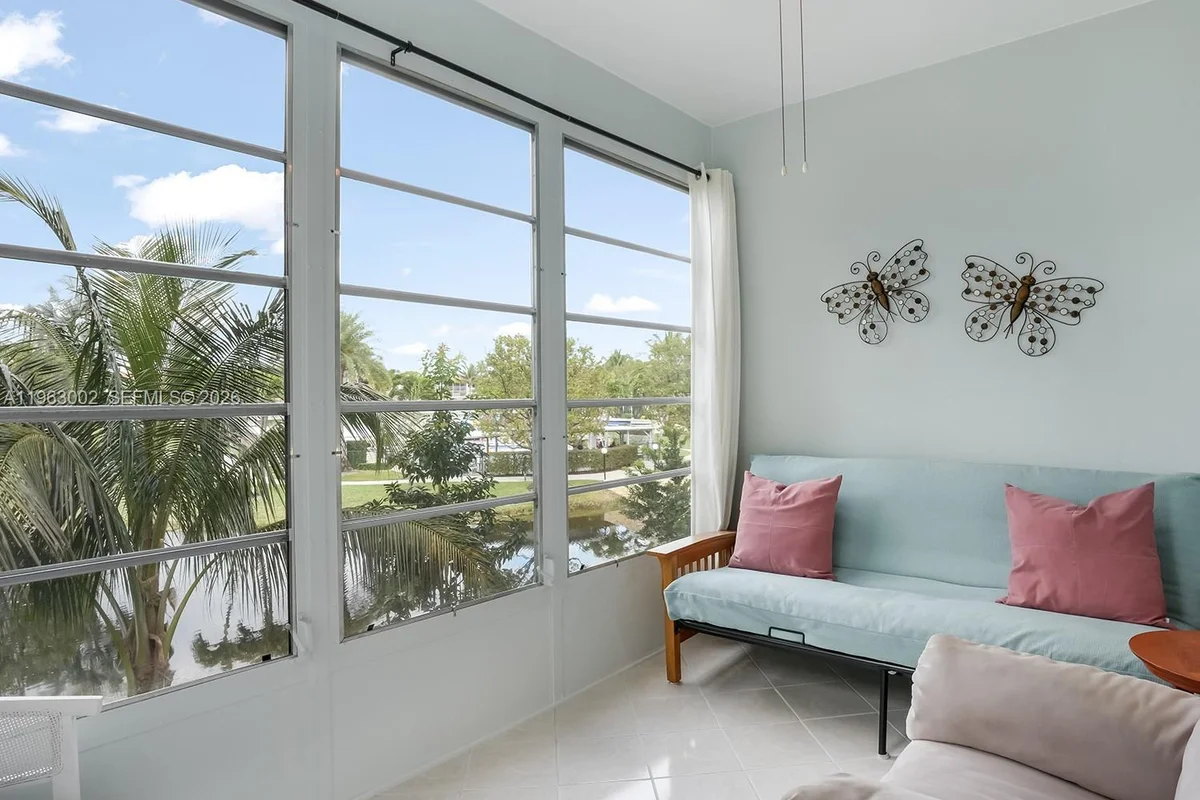 4805 NW 35th St #506, Lauderdale Lakes: photo 1 of 25