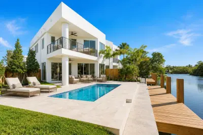 1133 NE 18th Ct, Fort Lauderdale: photo 1 of 36
