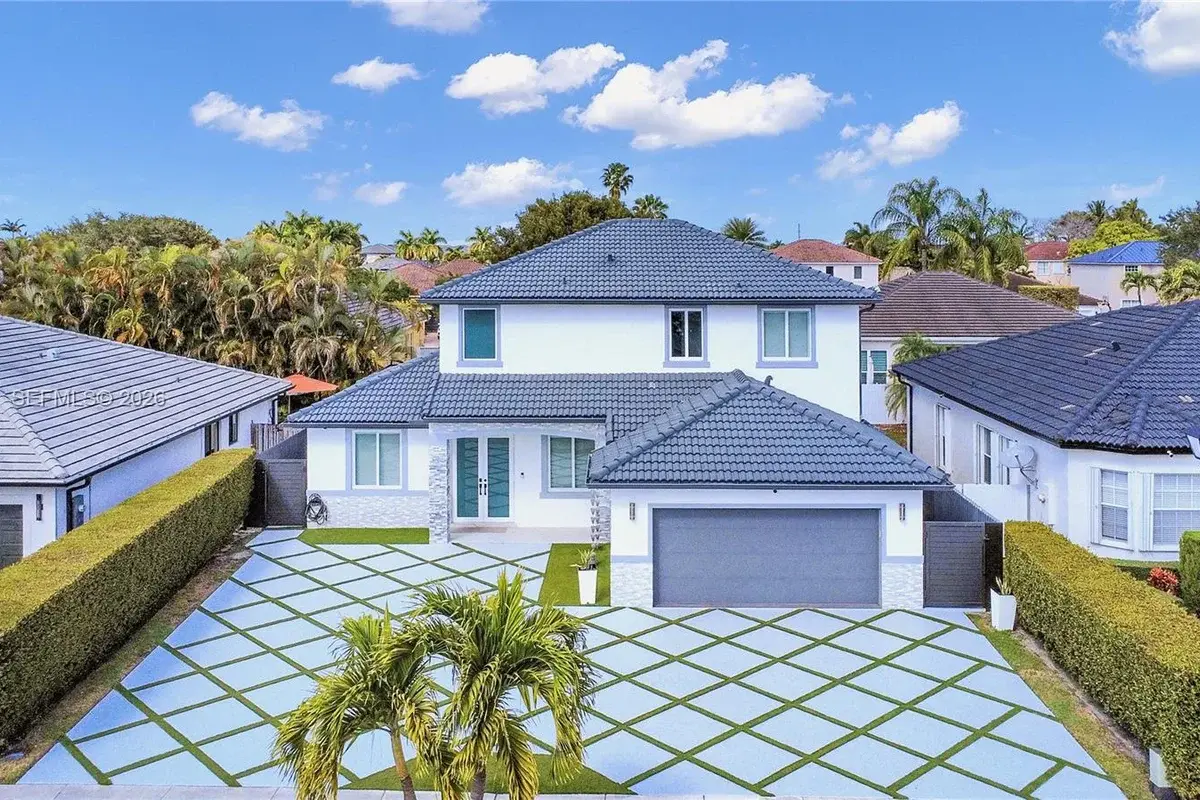 15967 SW 141st St, Miami: photo 1 of 49
