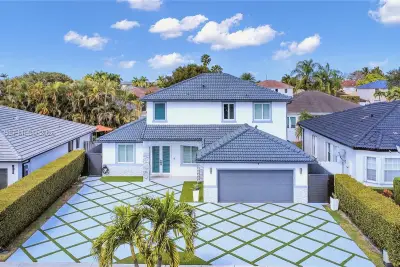15967 SW 141st St, Miami: photo 1 of 49