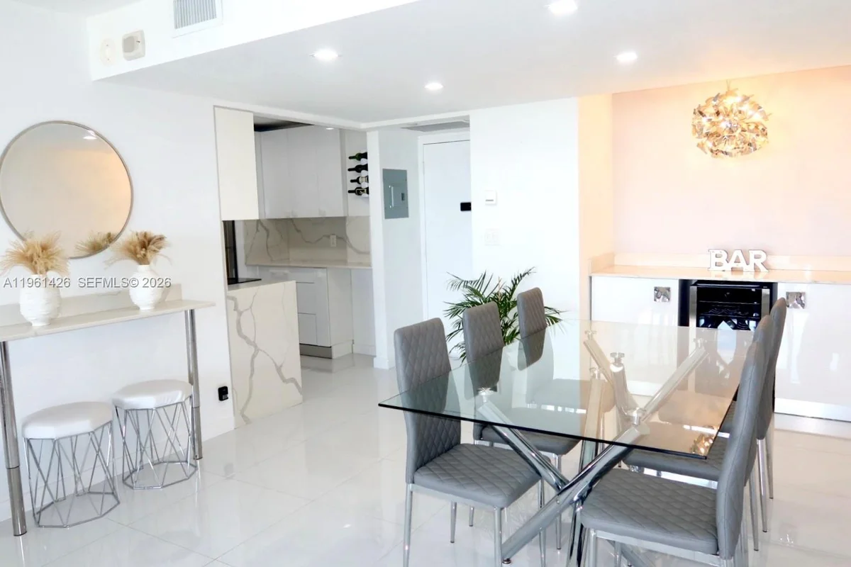 20301 W Country Club Dr #1422, Aventura: photo 1 of 32