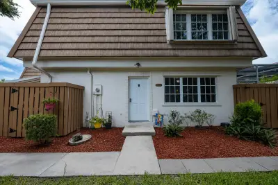 4300 Hazel Ave #D, Palm Beach Gardens: photo 1 of 32