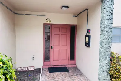 4046 NW 19th St #203, Lauderhill: photo 1 of 21