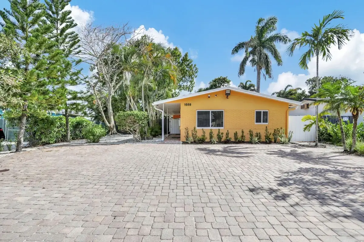 1000 SW 30th St #1, Fort Lauderdale: photo 1 of 21