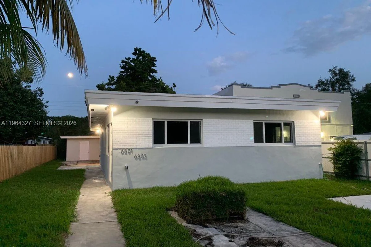 6801 NW 2nd Ct, Miami: photo 1 of 14