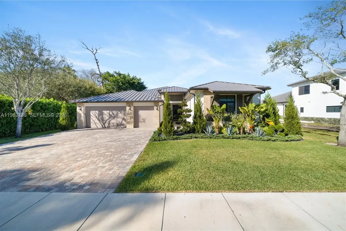 7387 SW 74th Ln, Miami: photo 1 of 47