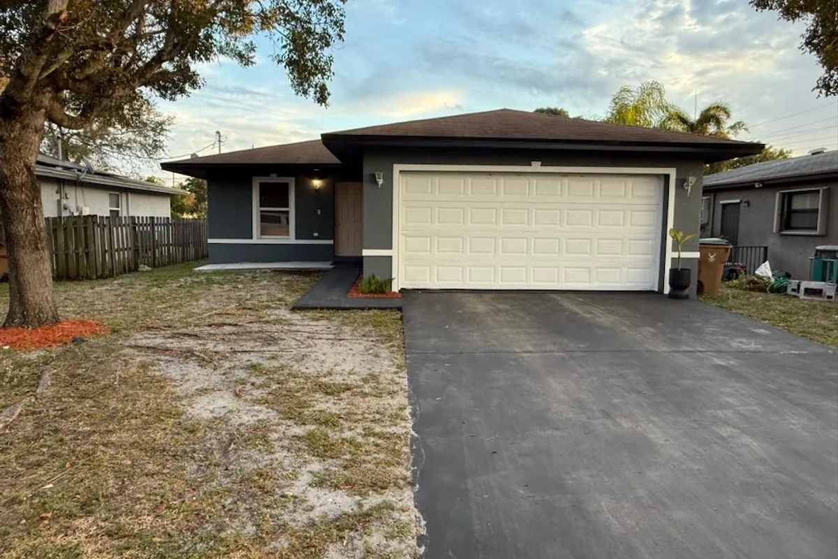 176 SW 5th Ct, Deerfield Beach: photo 1 of 15