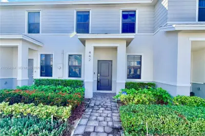 442 NE 13th St, Florida City: photo 1 of 1