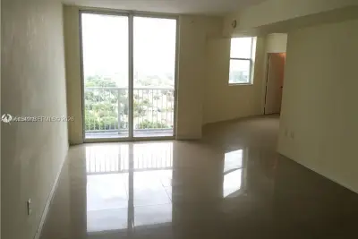 1 Glen Royal Pkwy #1404, Miami: photo 1 of 14