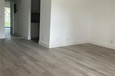 13455 SW 9th Ct #203J, Pembroke Pines: photo 1 of 8