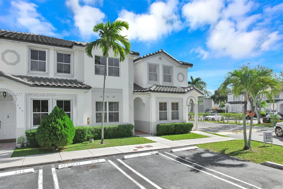 5420 NW 107 Ave #302, Doral: photo 1 of 39