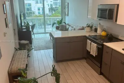 321 NE 26th St #511, Miami: photo 1 of 15