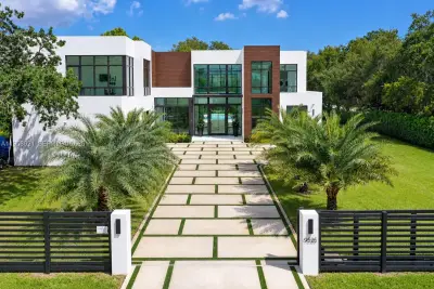 9525 SW 95th Ct, Miami: photo 1 of 35