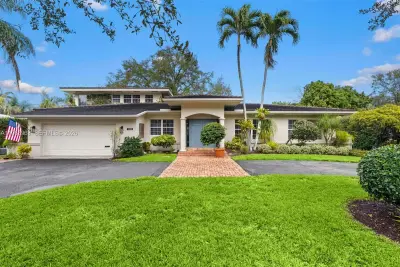1255 Algardi Ave, Coral Gables: photo 1 of 60