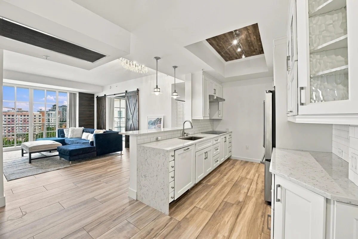 410 Evernia St #807, West Palm Beach: photo 1 of 32