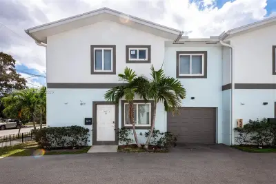 507 NW 8th Ave #1, Fort Lauderdale: photo 1 of 43
