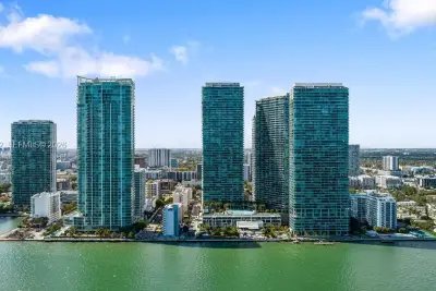 650 NE 32nd St #2205, Miami: photo 1 of 58
