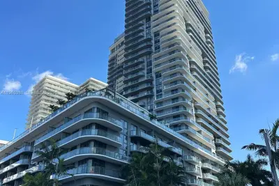 121 NE 34th St #1505, Miami: photo 1 of 21