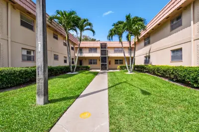 447 Saxony J Way #J, Delray Beach: photo 1 of 26