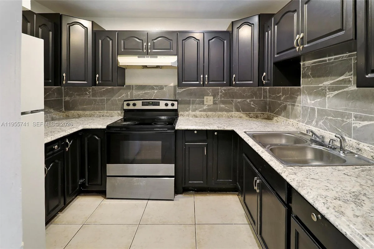 5975 NW 25th Ct #213, Sunrise: photo 1 of 28