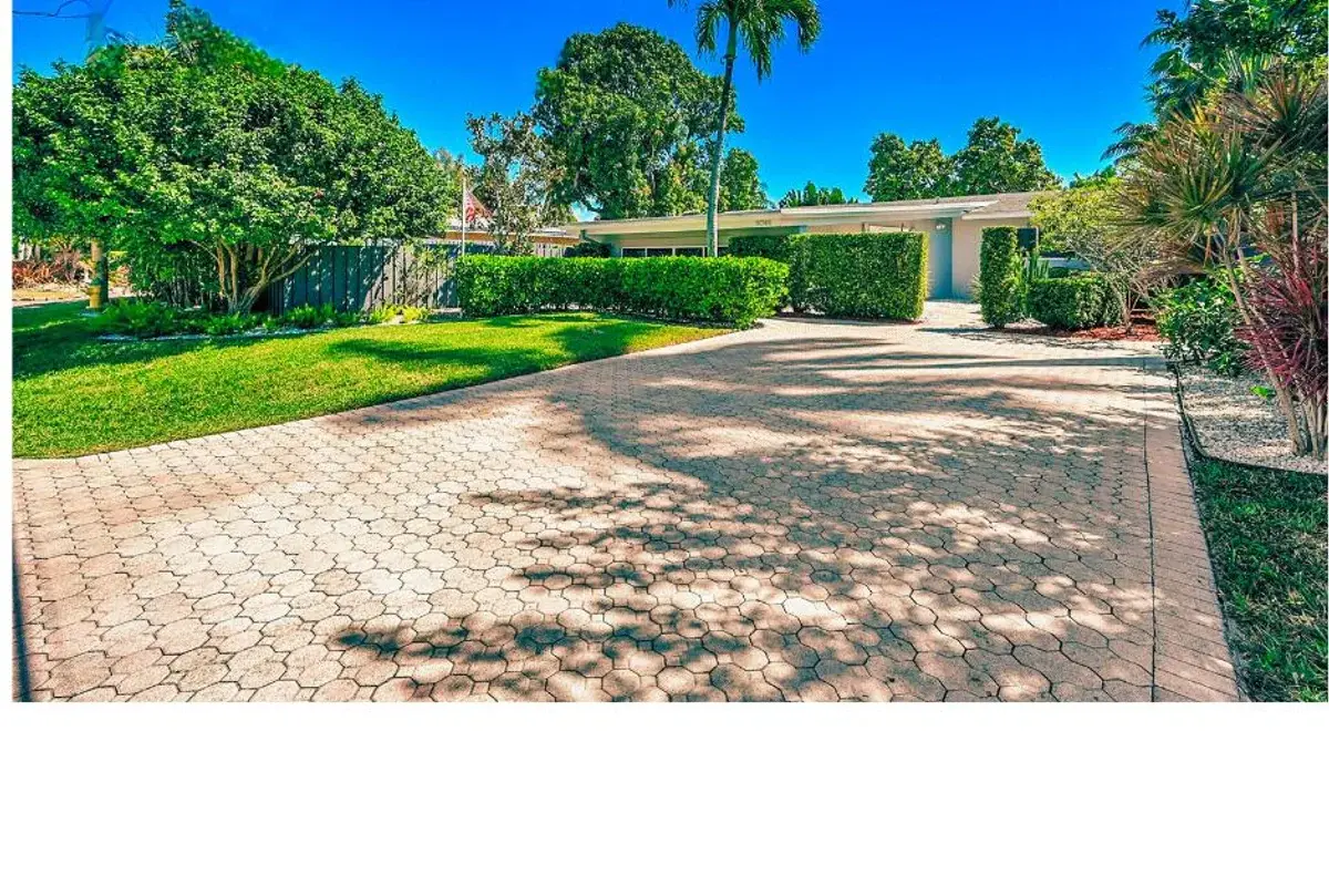 3044 NE 15th Ter, Oakland Park: photo 1 of 22