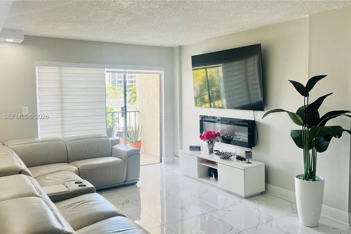14250 SW 62nd St #319, Miami: photo 1 of 29