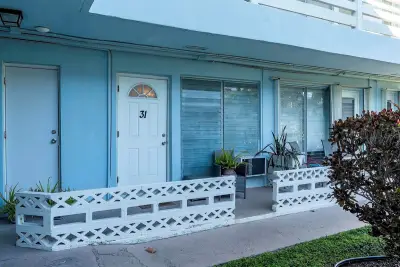 2700 NE 135th St #31, North Miami: photo 1 of 29