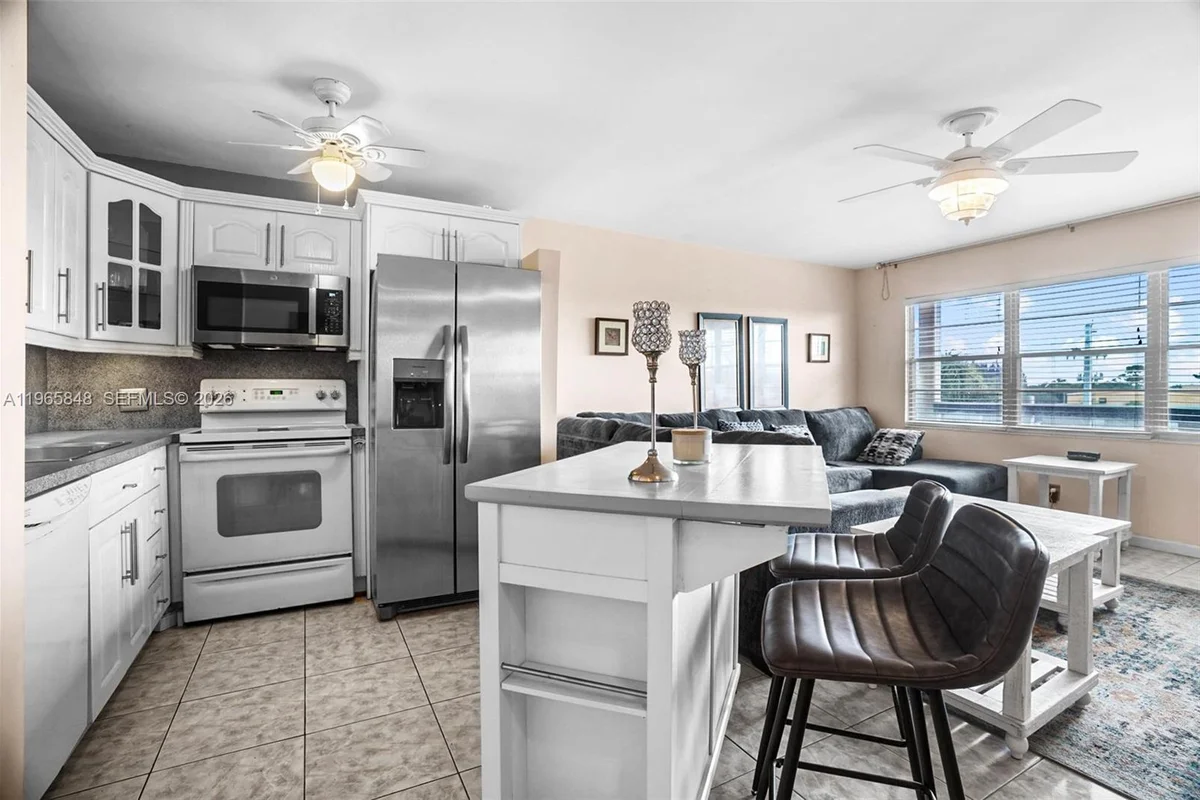 408 Southampton A, West Palm Beach: photo 1 of 25